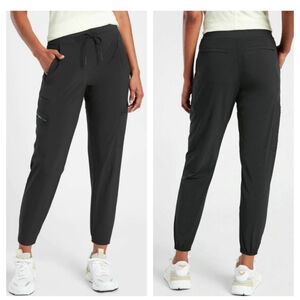 Women's Athleta Go Far Travel Jogger Pants Black Size 10